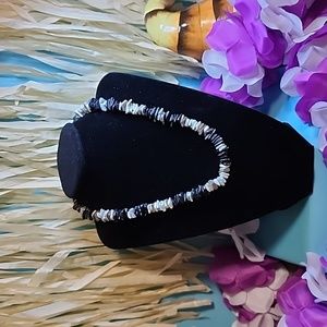 Vintage Puka Seashell necklace tagged 1987 Black, Gray, White. 🔥 🐚 ❤️